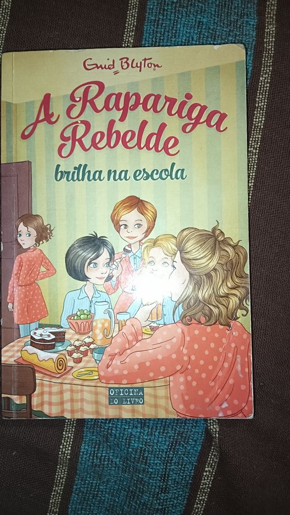 Livros "A rapariga rebelde"
