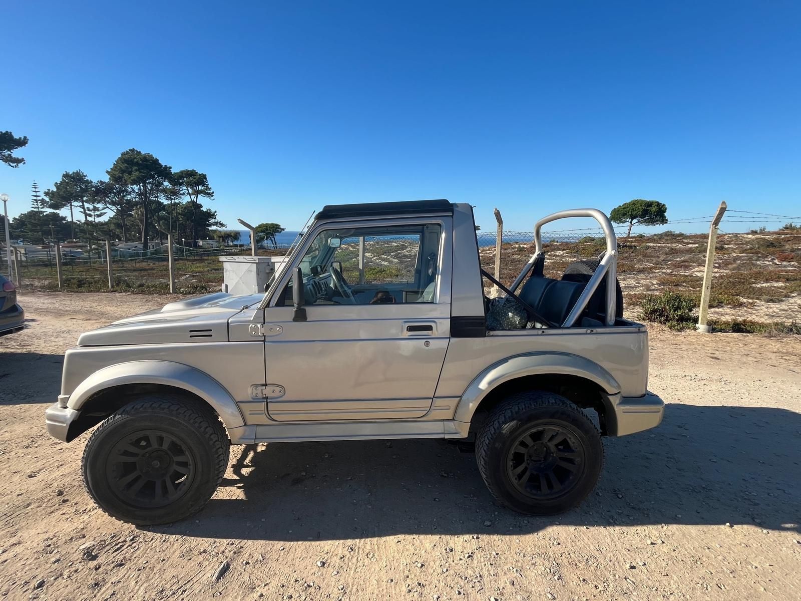 Jipe suzuki samurai
