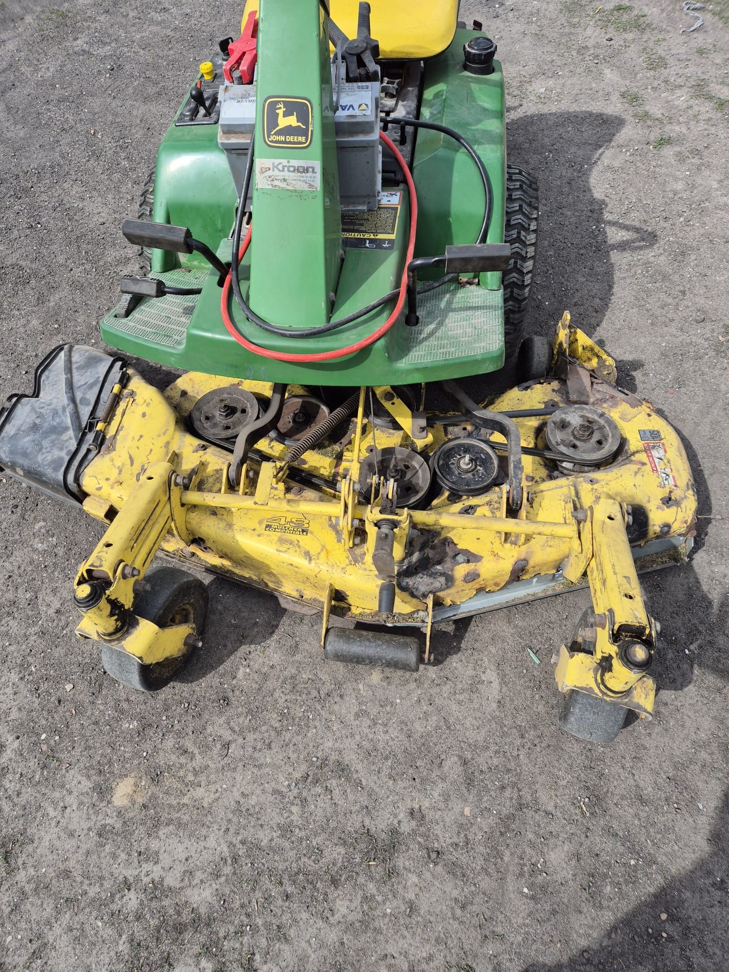John  deere f525