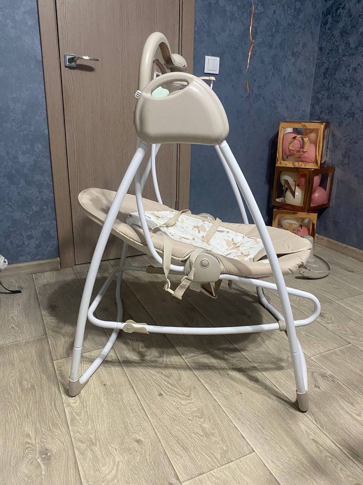 Заколисуючий центр Carello