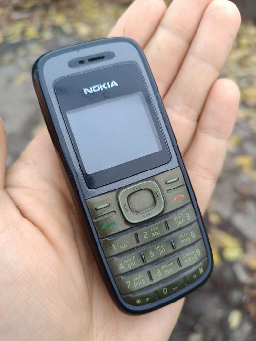 Nokia кнопочный с зарядкой и чехлом