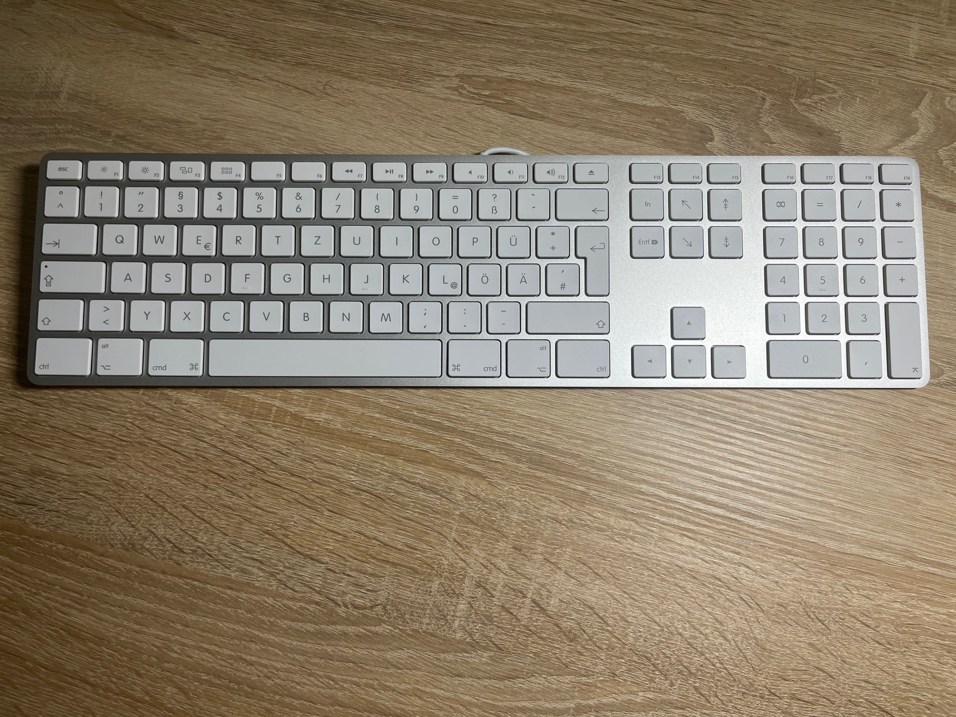 Клавіатура Apple Leyboard