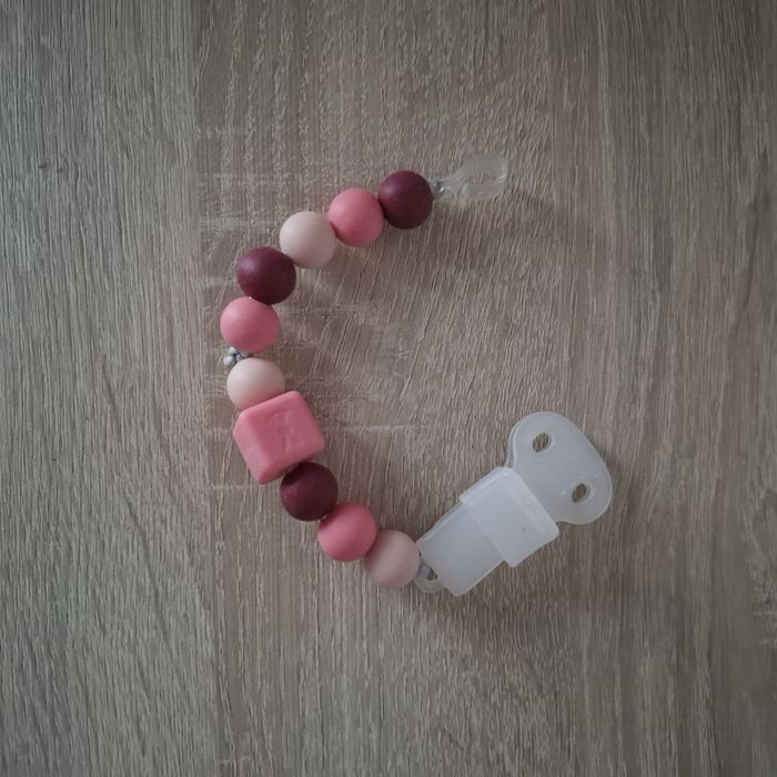 Silikonowa zawieszka do smoczka / Gryzak różowe koraliki