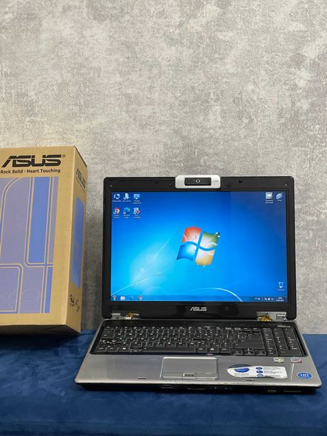 Ноутбук Asus M51S рабочий с коробкой и Universal Notebook Adapter 90W