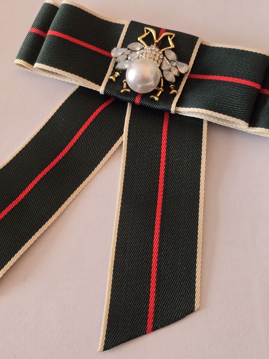 Piękna brosza ozdoba przypinka krawatnik krawat myśliwski do munduru.