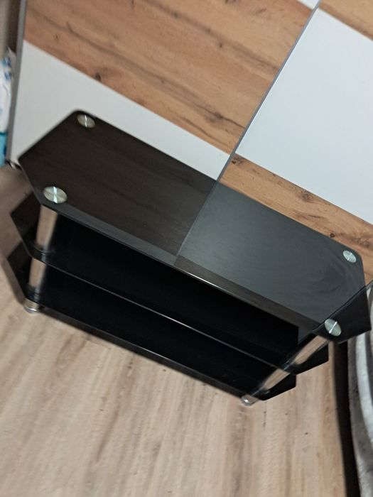 czarny szklany stolik pod rtv