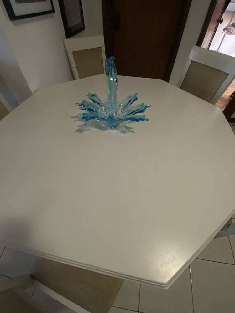 Mesa octogonal usada branca
