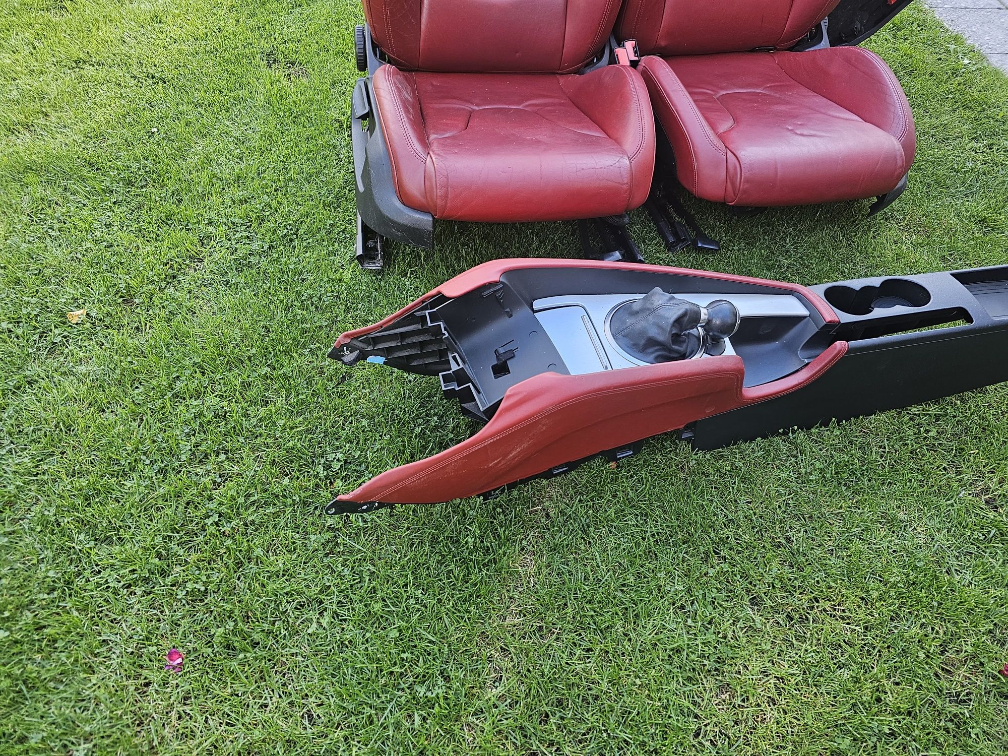 Sprzedam fotele do Audi TT 8j