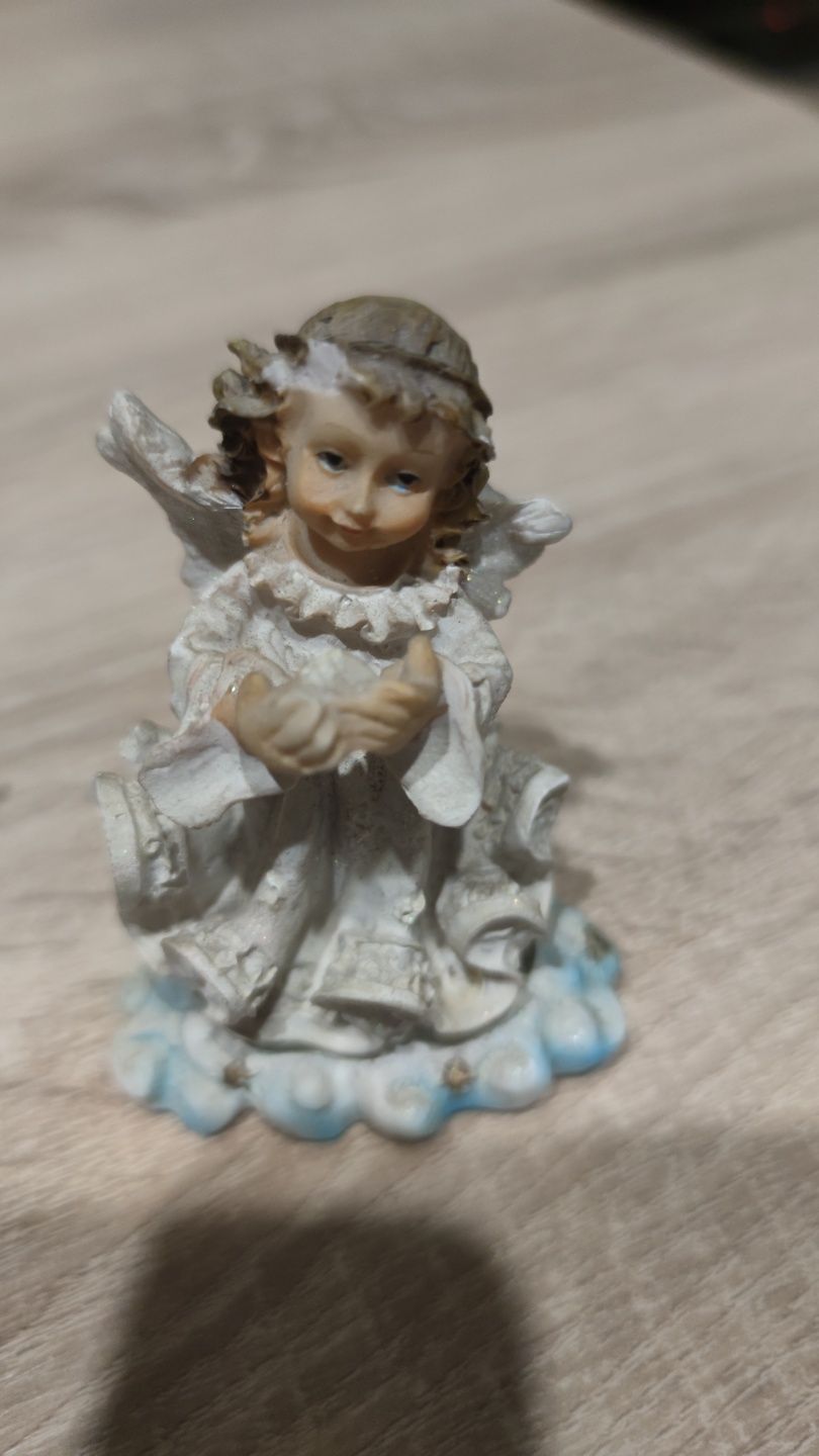 Zestaw figurek świętych lekko uszkodzone