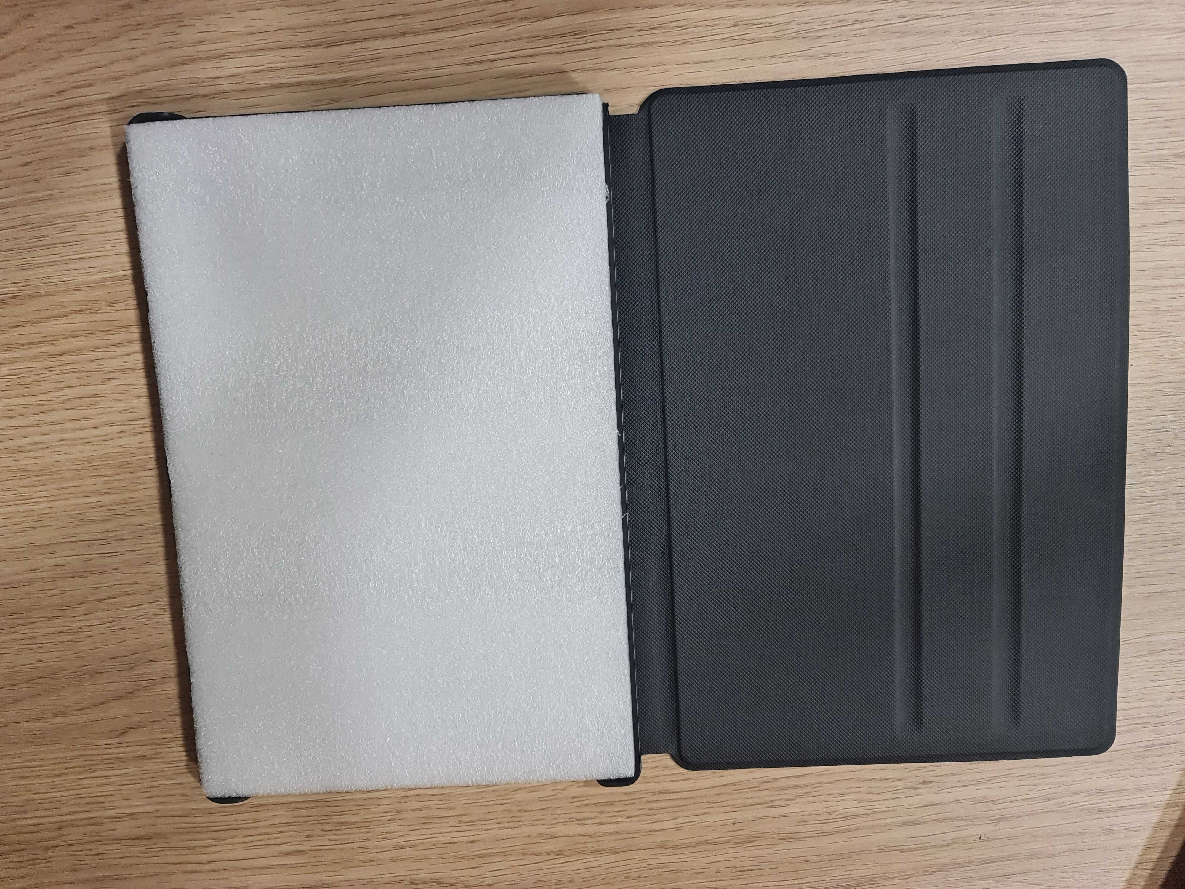 Capa para Tab A8 10,5", preta, a estrear.