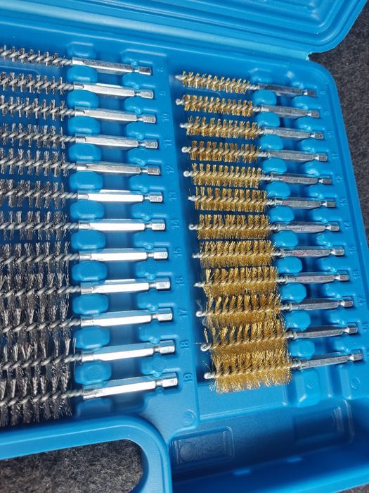 Набор щеток для чистки каналов 38од, в кейсе набір щіток