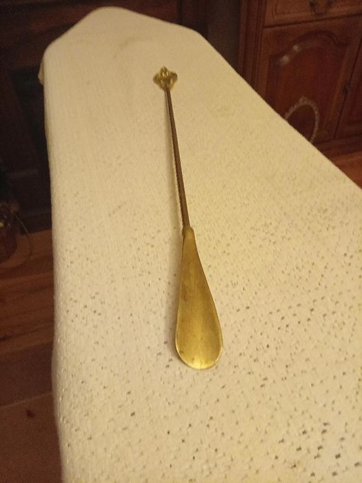 Mosiężna łyżka do butów
