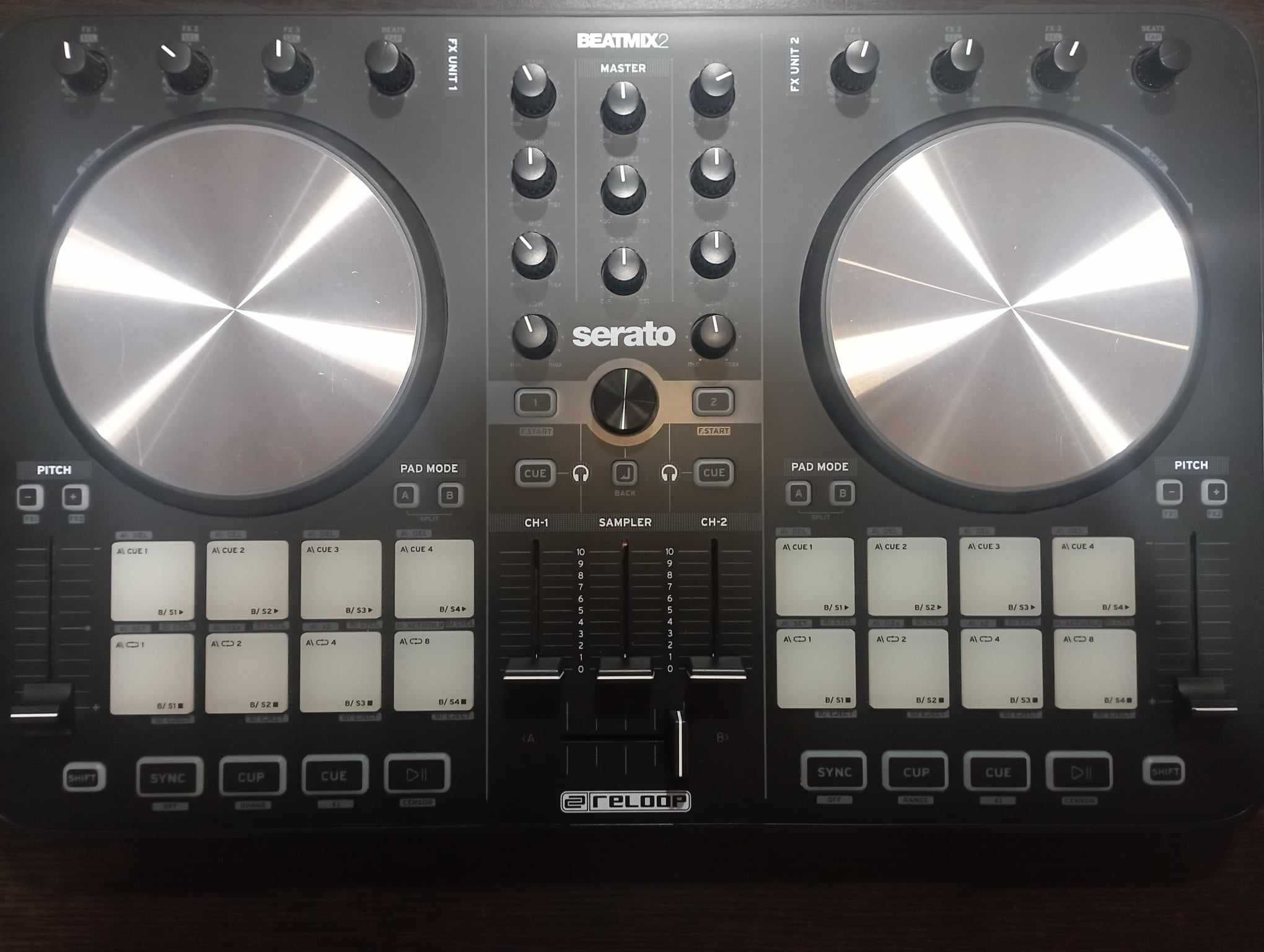 Reloop  BEATMIX 2  – Kontroler DJ