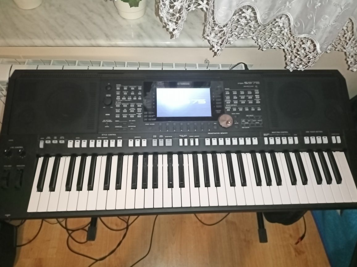 Yamaha Psr s 975