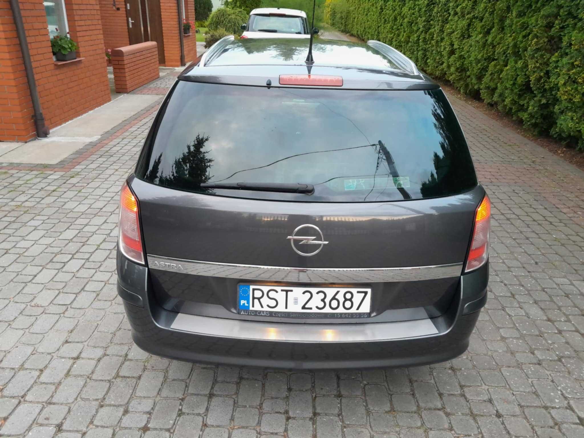 Opel Astra H 2011 1.6 PB/LPG