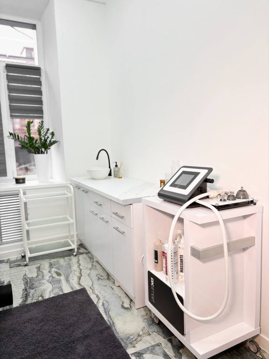 Аренда кабінету/ Косметологія/ Масаж/Нарощування вій