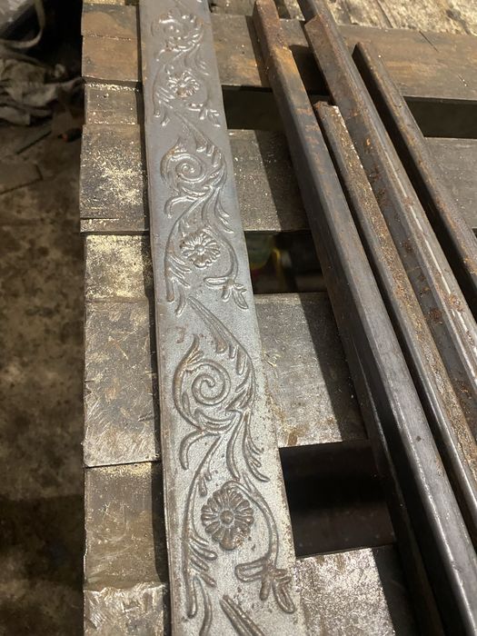 Металева полоса із візерунком