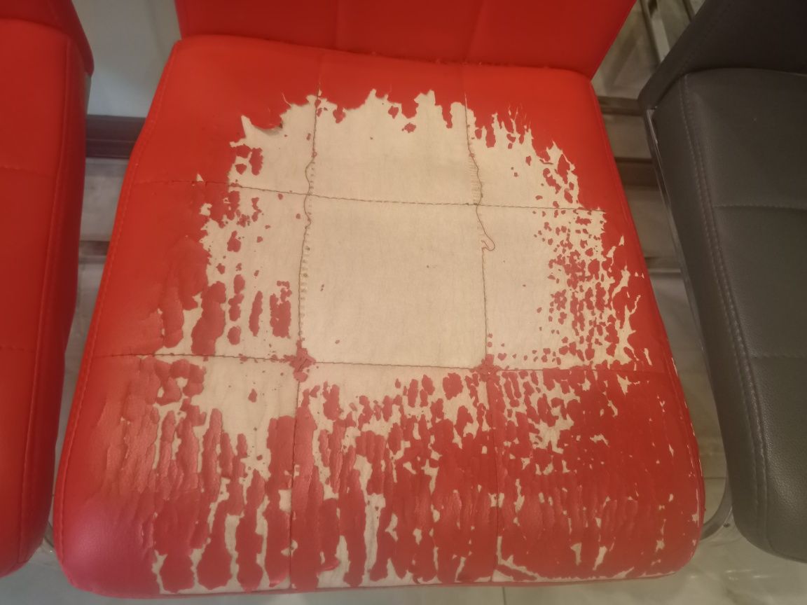 Krzesła 2 szt. czerwone,, używane