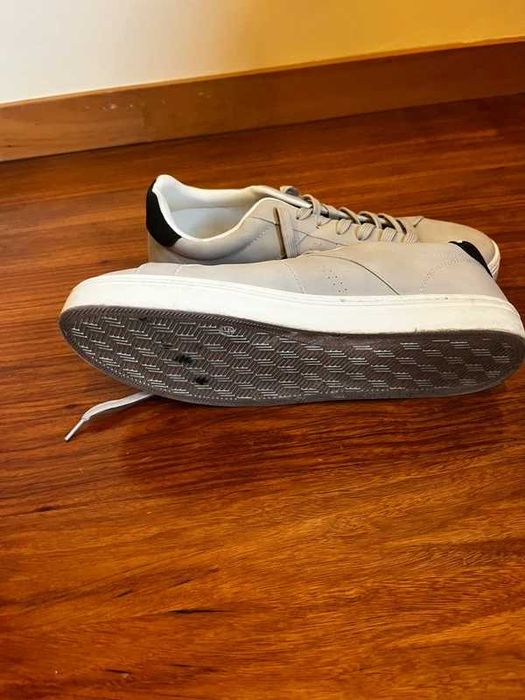 Sapatilhas Lefties Tamanho 45 – Desgastadas mas funcionais