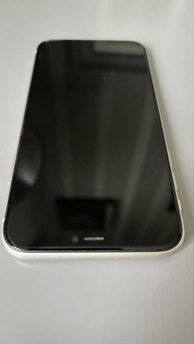 Telefon Iphone 11 biały 128GB plus  etui!
