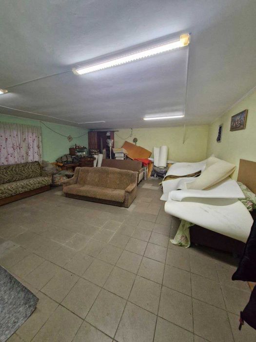 Продам приватну садибу з готовим бізнесом у сфері перетяжки меблів