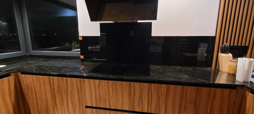 Lustra na wymiar, kabiny prysznicowe.