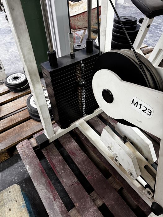 Máquina ginásio profissional Technogym Shoulder Press ombros