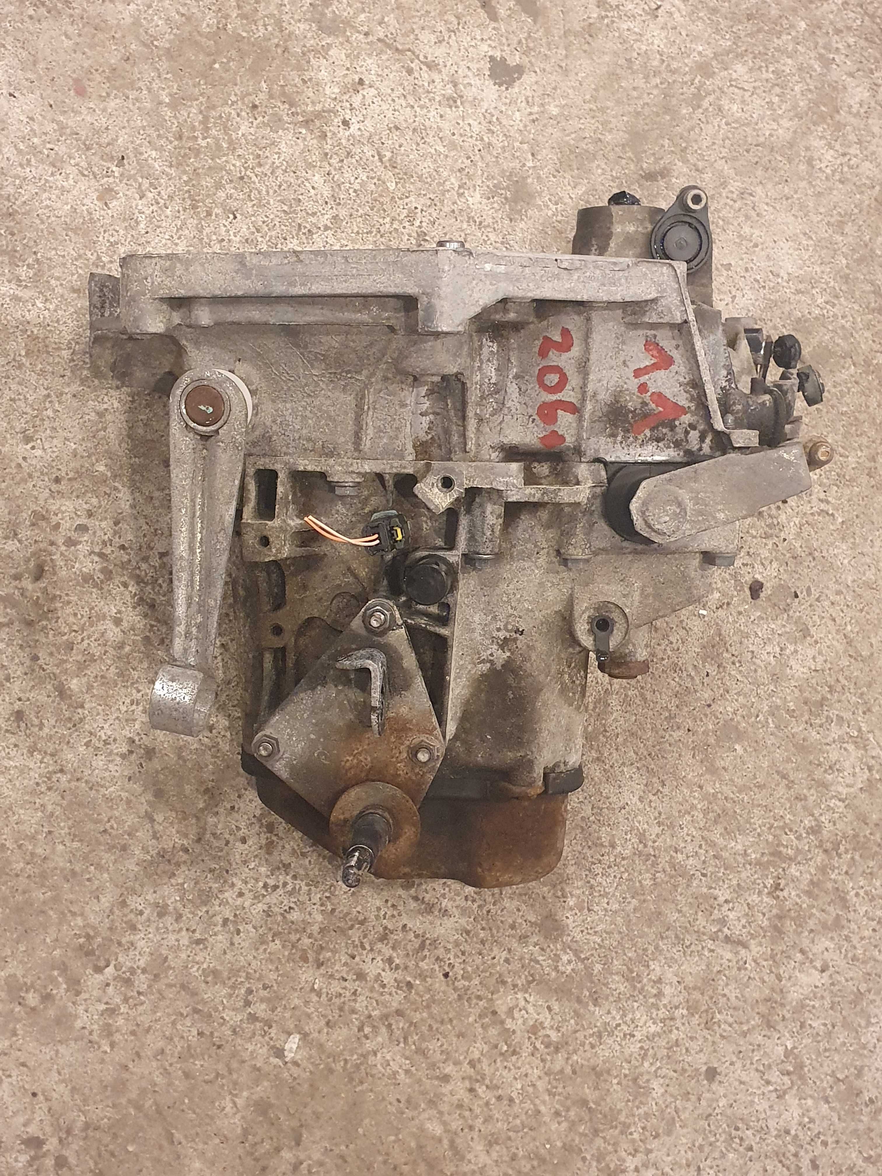Skrzynia biegow Peugeot 206 + plus 1.1  sprawna