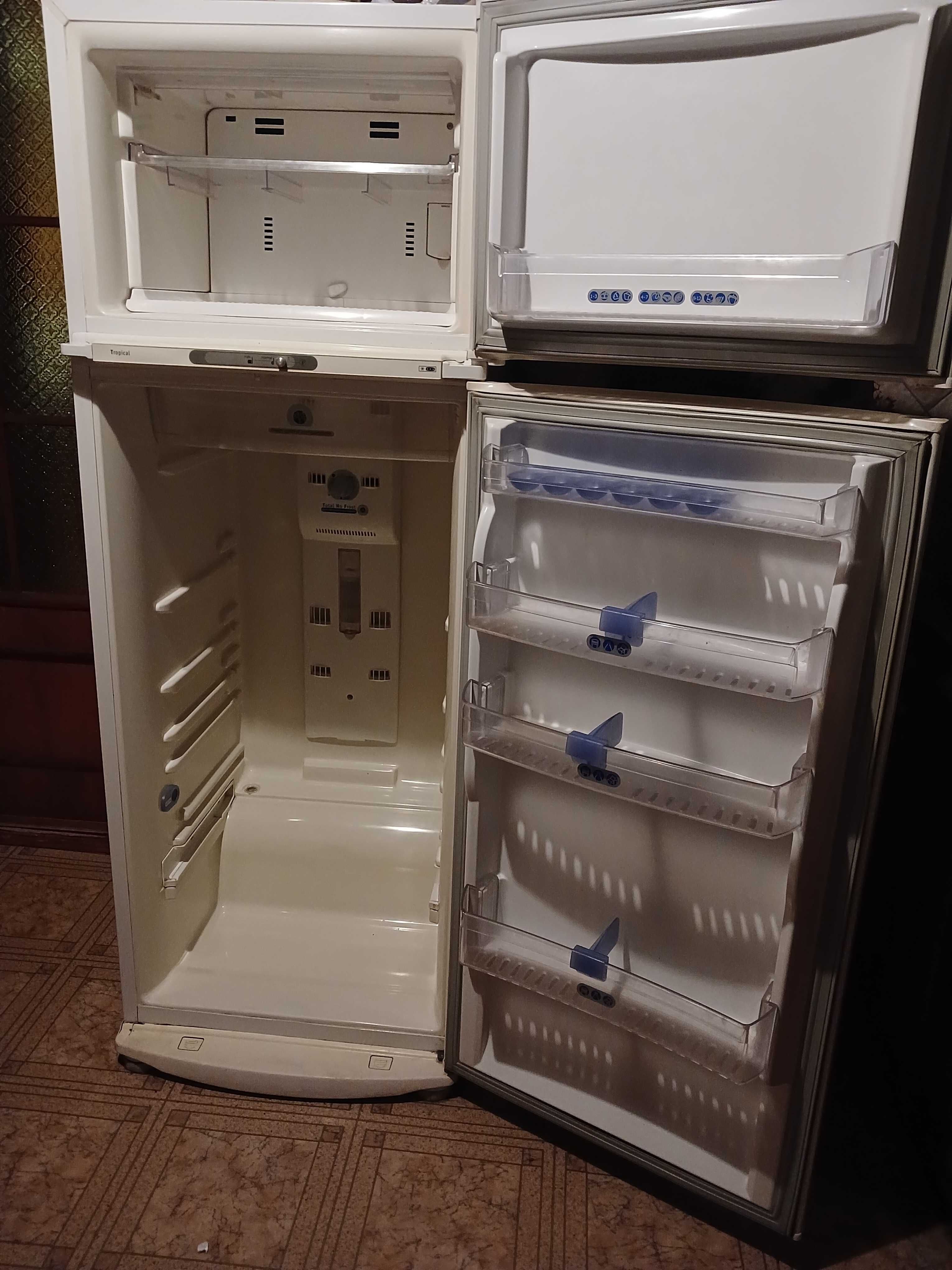 Холодильник Whirlpool ARC 4010