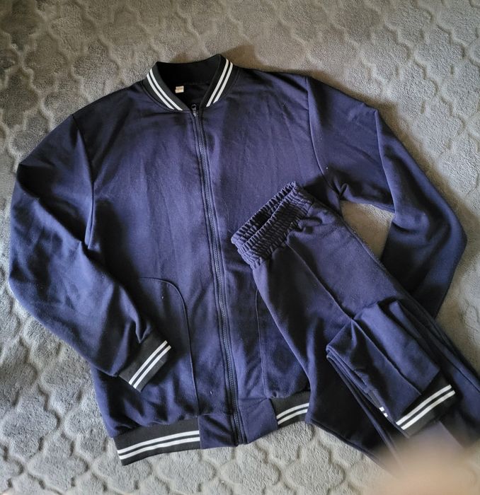 Темно-синій костюм на підлітка р.S