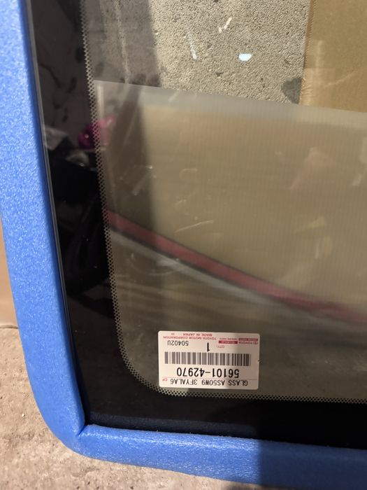 Toyota Rav-4 2019-2025 Лобовое стекло