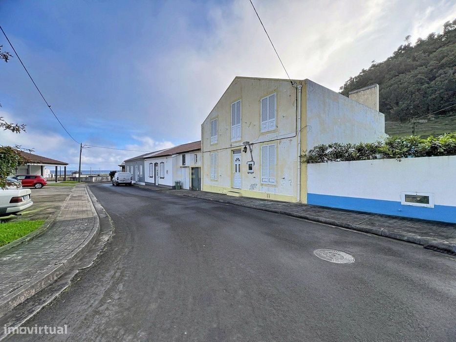 Casa T3 com Vista Mar em Faial da Terra, Povoação
