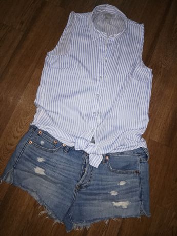 Джинсовые шорты и блуза безрукавка