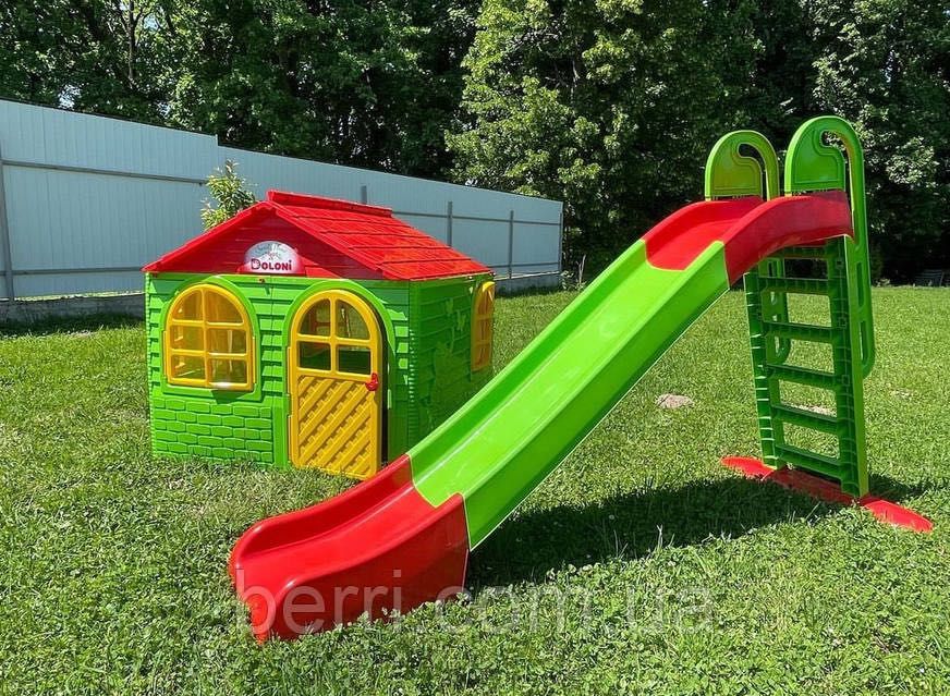 Будиночок великий разом з гіркою великою