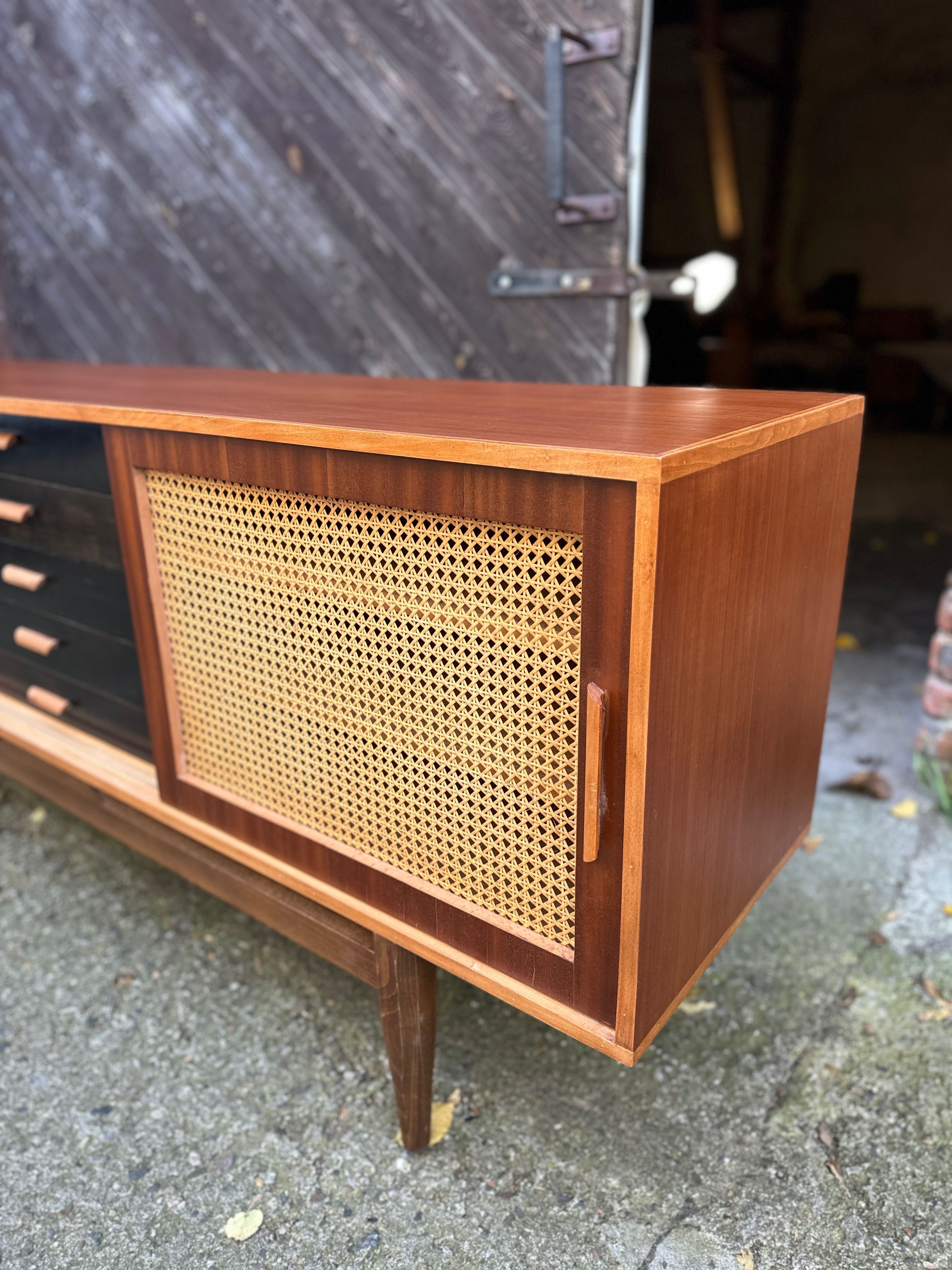 Duńska szafka / kredens / komoda / sideboard klasyczny tekowy