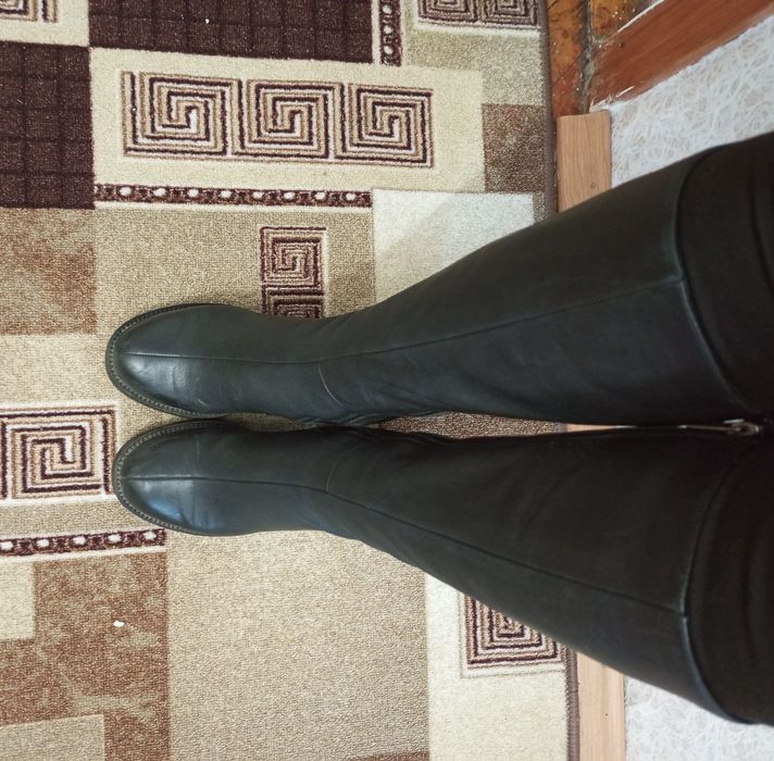 Продам зимние сапоги Alex Bell 40р