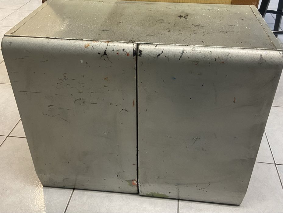 Armário Metálico Robusto