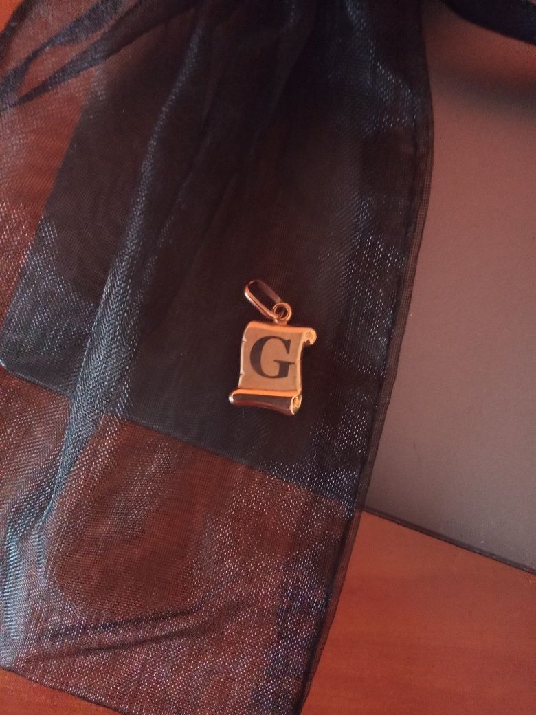 Złota literka "G" zawieszka