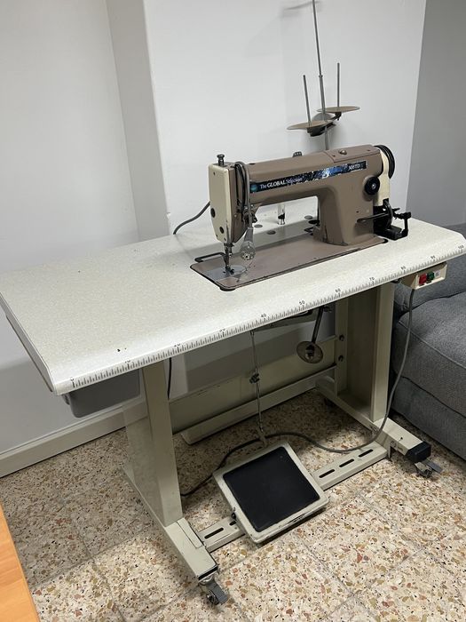 Máquina de Costura Industrial Reta - The GLOBAL Selection 305TD