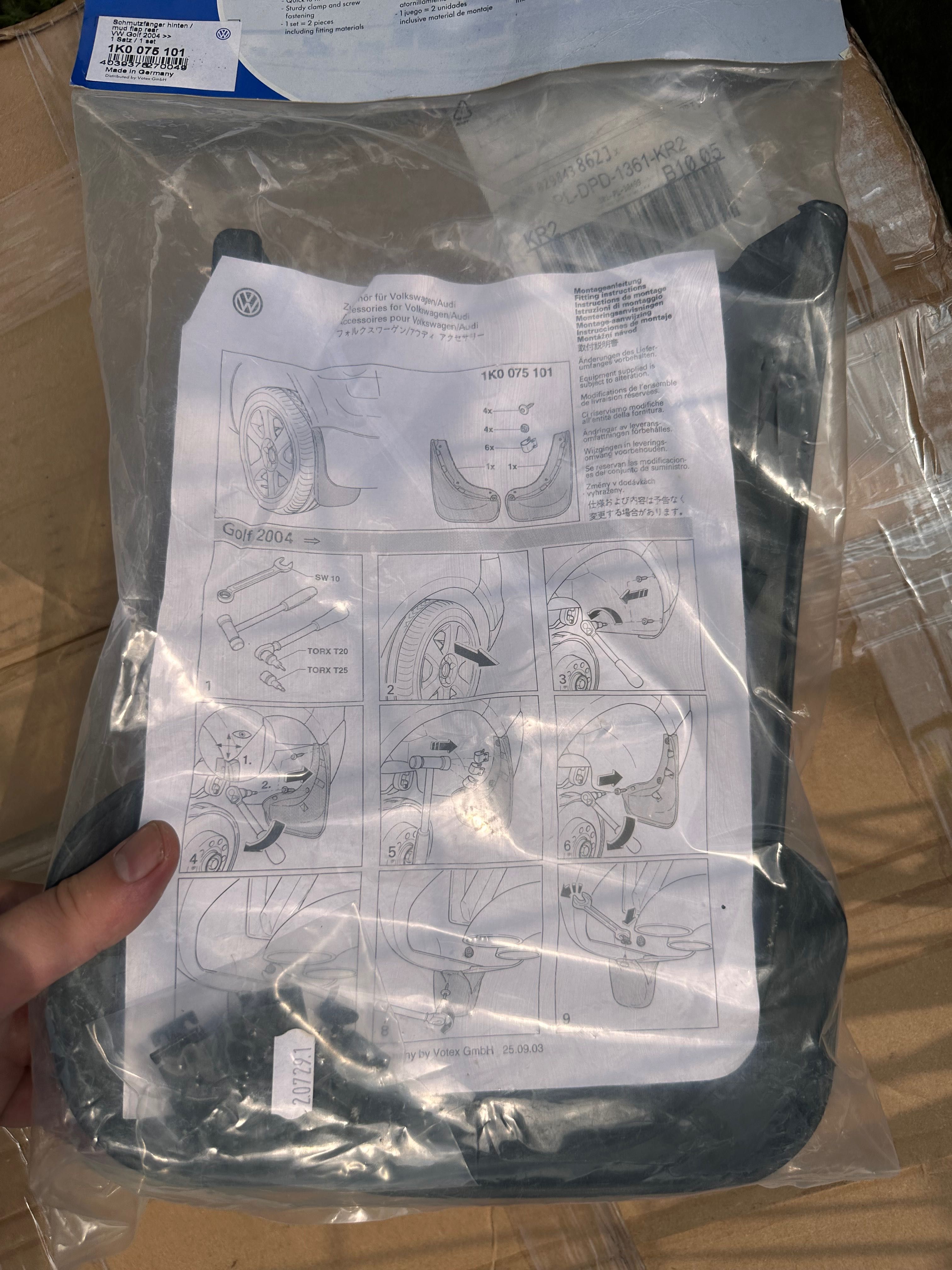 Бризговики задні VW Golf 5 V 1K0075101 Хетчбек оригінал Гольф5