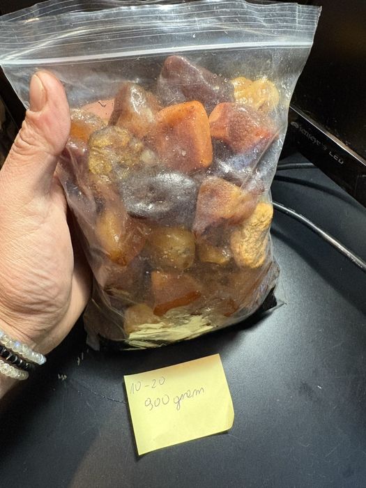 Bursztyn Baltycki 10-20 gram calosc 900 gram