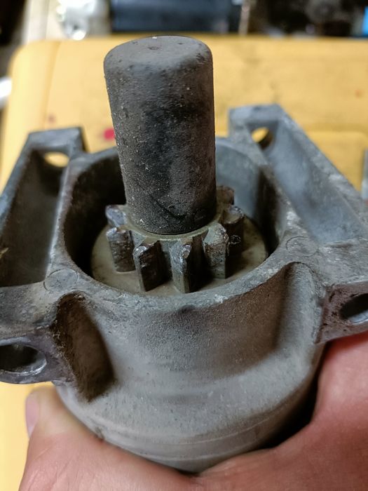 Rozrusznik do traktorek kosiarka silnik honda gx620 wał pionowy 2216