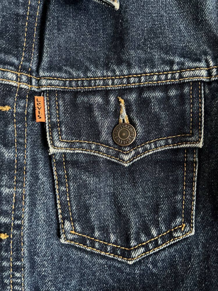Джинсовая куртка levis
