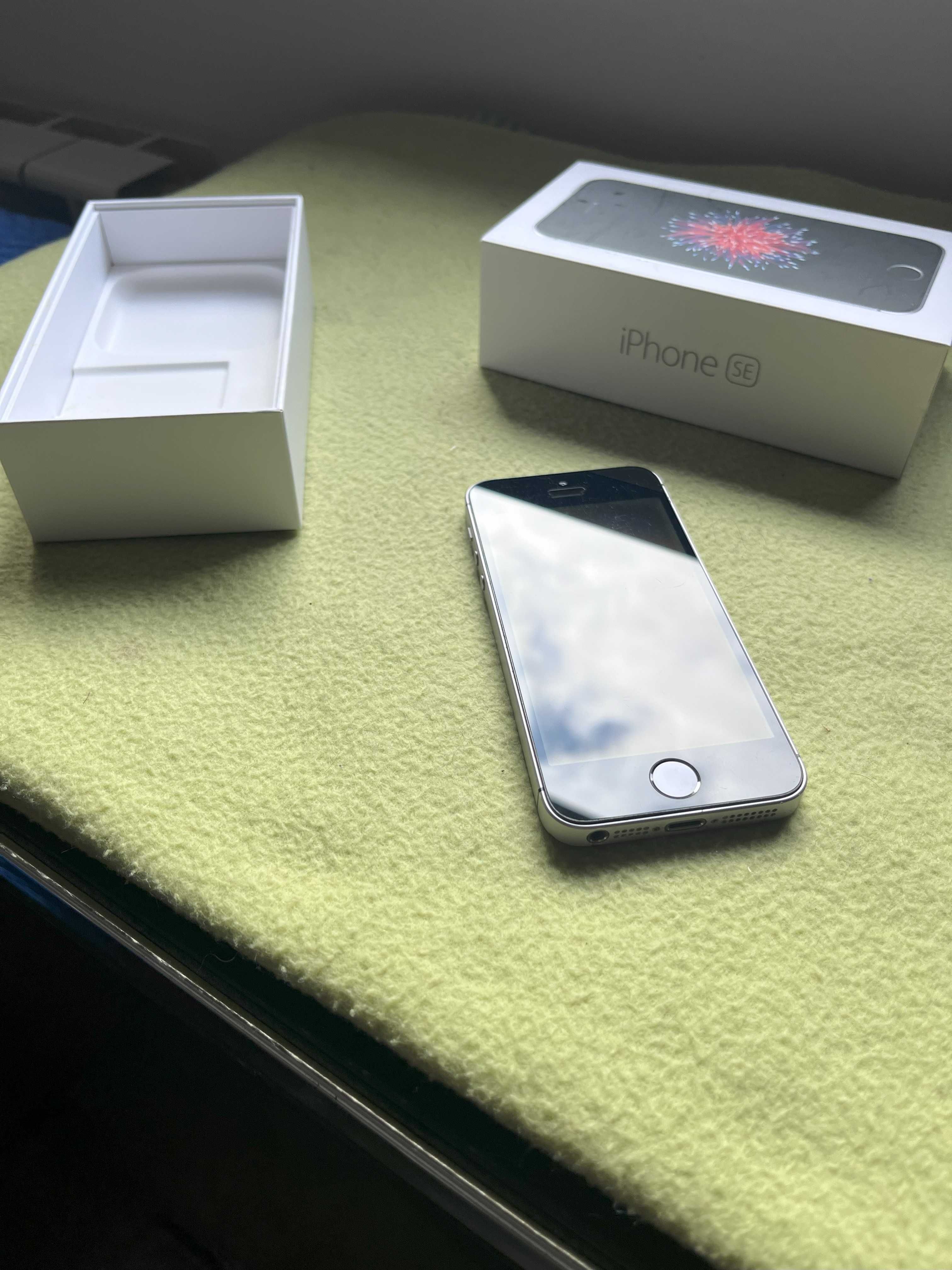 Iphone SE 2016, 32Gb, com Bateria nova, bem estimado, sem avarias.