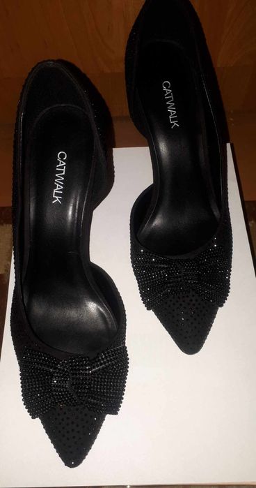 Buty czarne na obcasie