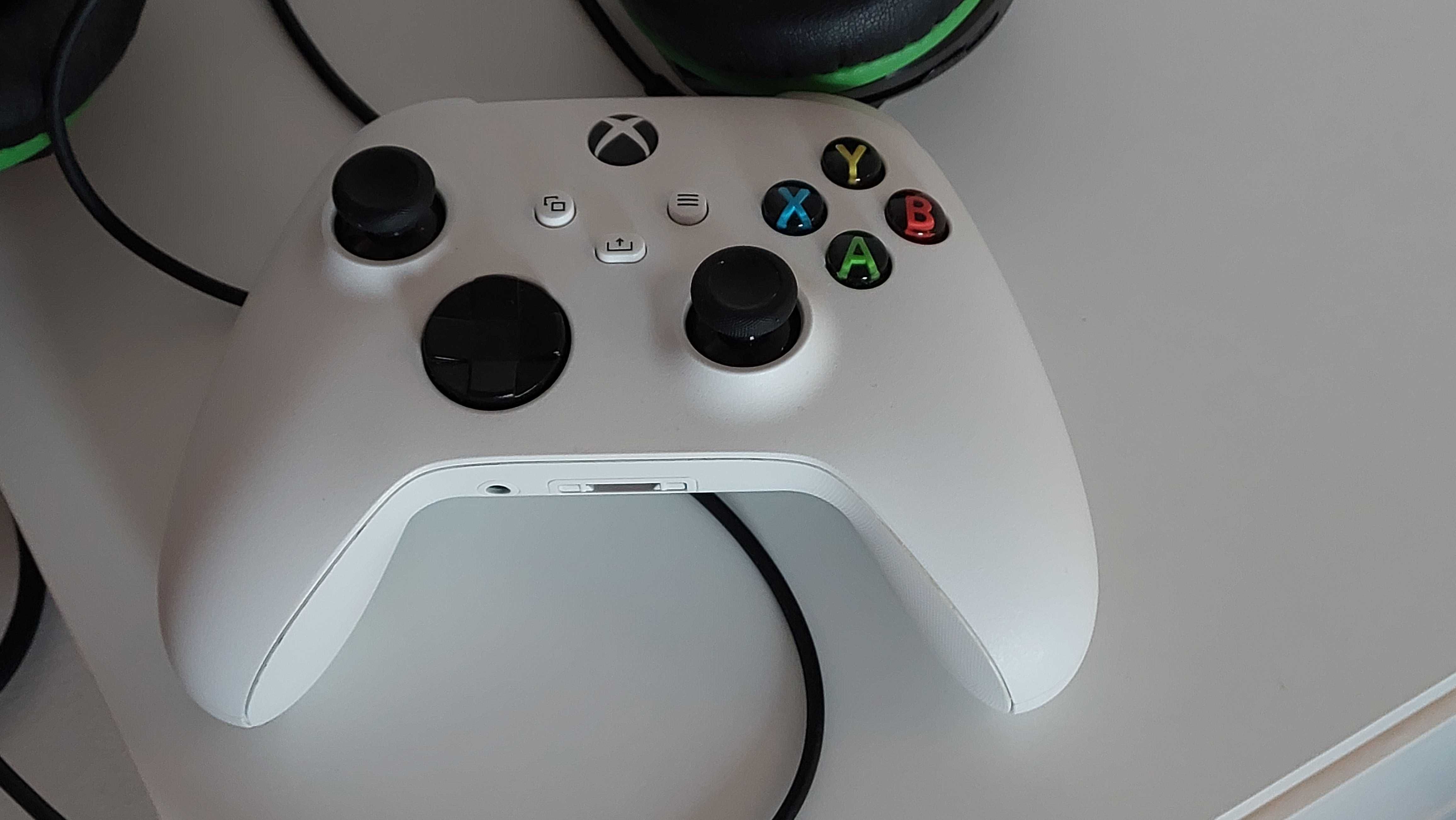 Xbox Series S + Comando + Headset HyperX + 2 Baterias Recarregáveis
