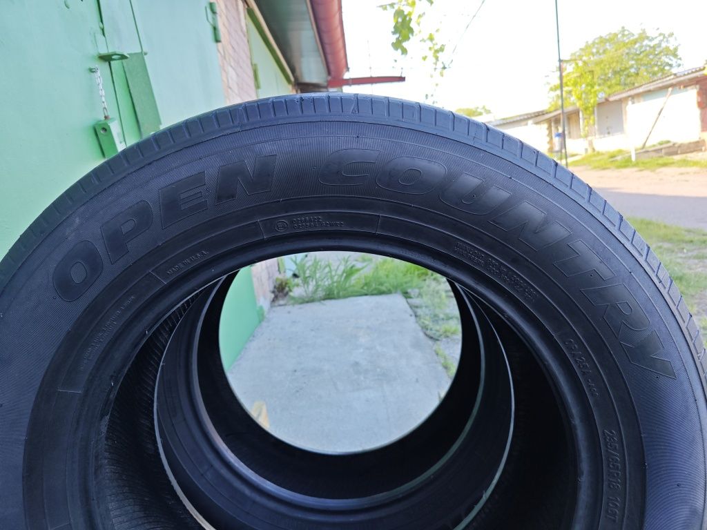 Шини Toyo 235/65R18