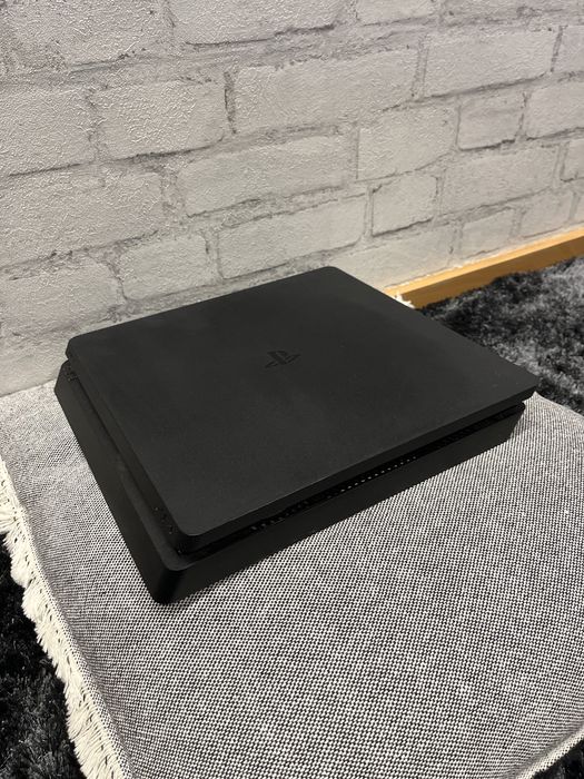 Playstation 4 Preta 860GB, Comando PS4