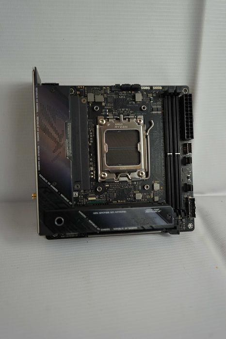 Материнська плата Asus ROG STRIX X670E-I GAMING WIF
