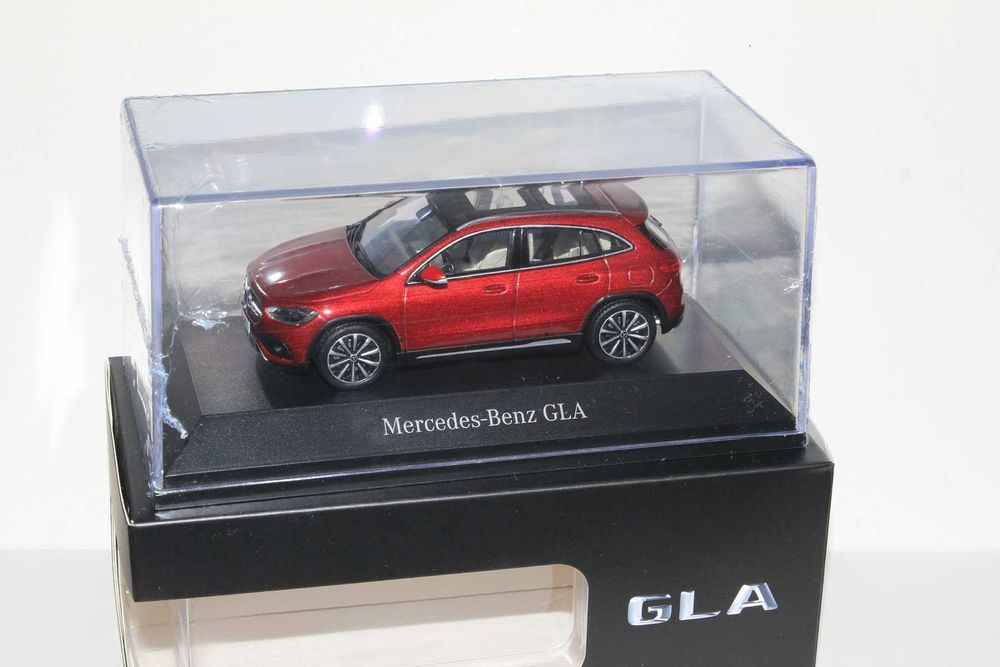 Model Mercedes GLA Spark 1:43 nie Norev Minichamps Schuco iScale